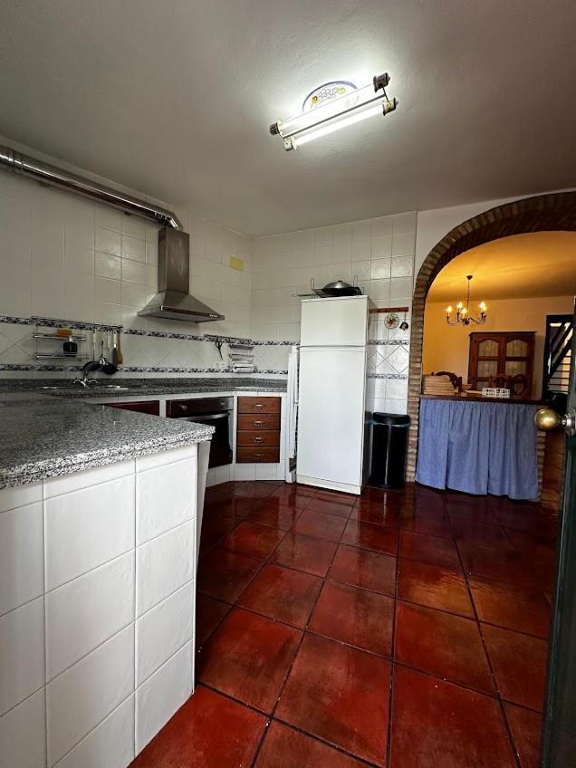 Espaciosa Y Elegante Casa Rural En Los Marines Bagian luar foto