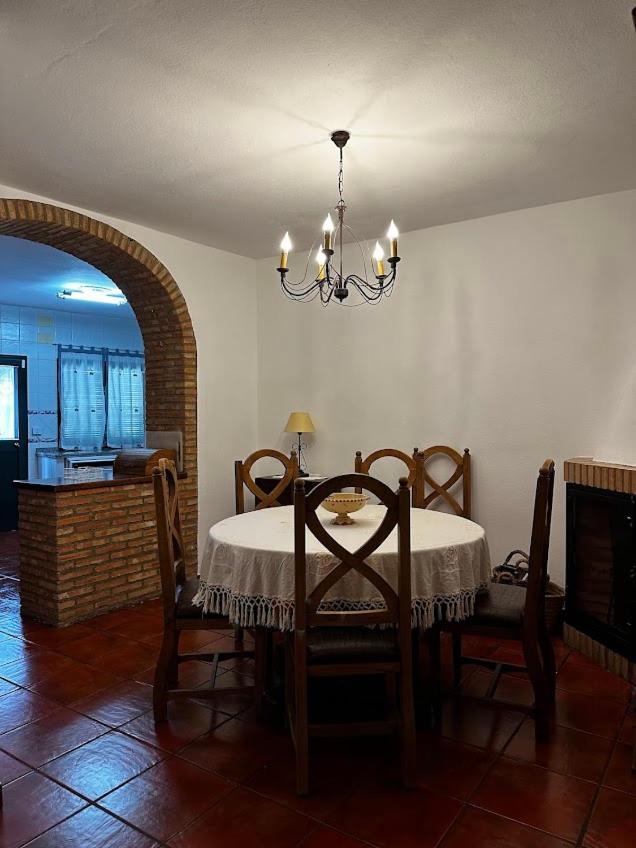 Espaciosa Y Elegante Casa Rural En Los Marines Bagian luar foto
